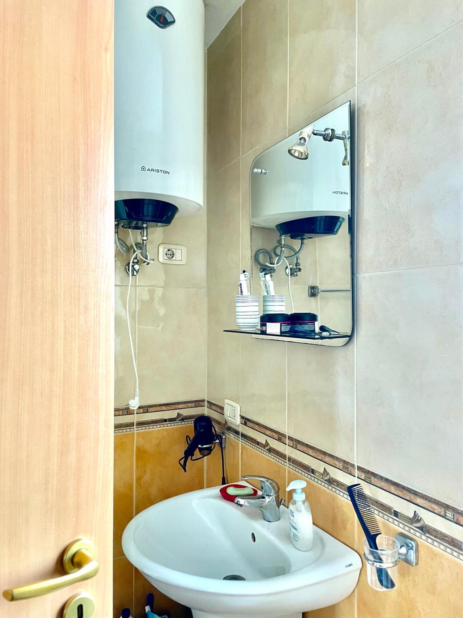 Easy Peasy - 9Th Floor View Downtown Apartment ติรานา ภายนอก รูปภาพ